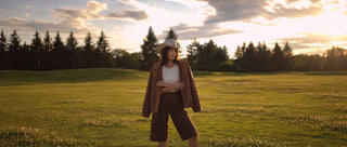 Pre-Fall 26 Anna Dani — bomber in dainetto e bermuda lungo moro al tramonto