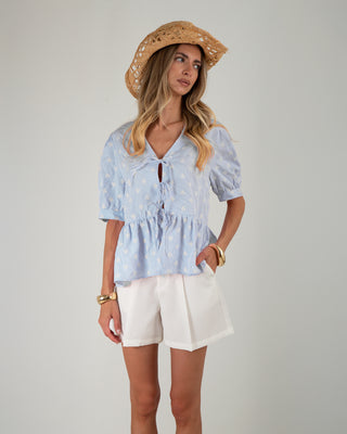 Camicia Righe Ricami Fiocchetti Azzurra